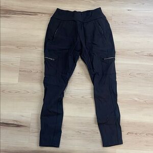 Athleta Headlands Hybrid High Rise Cargo Legging